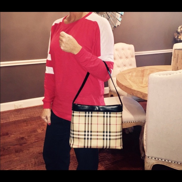 SOLD Authentic Burberry bag - Picture 8 of 8